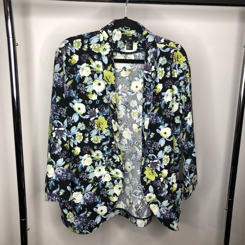 Floral blazer size small